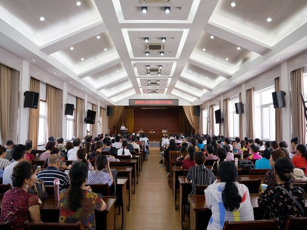 1.开学典礼全景.jpg